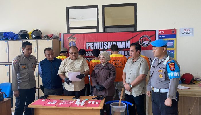 Satreskoba Polresta Balikpapan Musnahkan 377,22 Gram Sabu