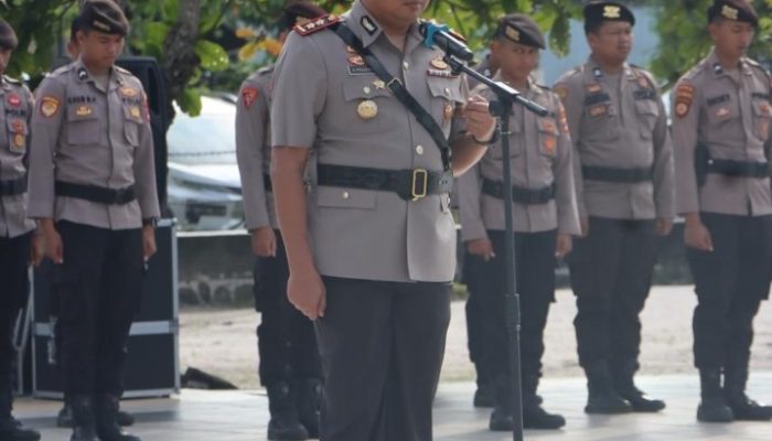 Peringati HUT Bhayangkara ke-79, Kapolres Tanah Bumbu Ziarah ke Makam Pahlawan Pagatan