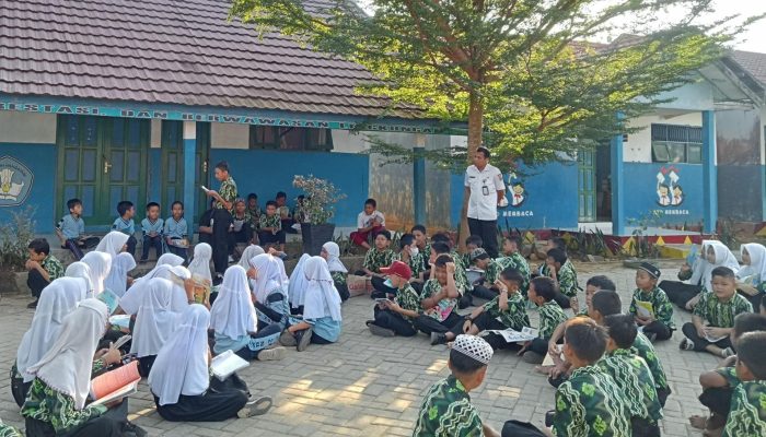 PLN Bantu Buku Gratis, Ini Kata Kepsek SDN 2 Bangkal soal Literasi Siswa