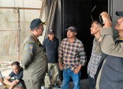 Satpol PP Kota Balikpapan saat melakukan pemeriksaan dokumen perizinan THM Helix Balikpapan beberapa waktu lalu, Kamis (12/6/2025).