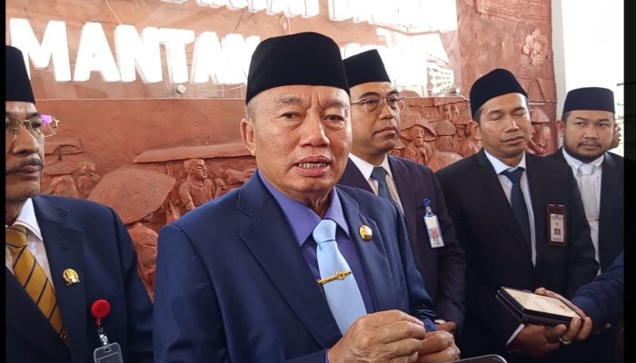 Antisipasi Karhutla 2025, Gubernur Kalsel Usulkan 7 Helikopter dan Modifikasi Cuaca
