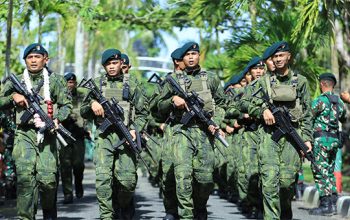 Pangdam VI/Mulawarman Mayjen TNI Rudy Rachmat Nugraha, S.I.P., M.Sc., memimpin upacara penyambutan personel Batalyon Infanteri 600/Modang yang telah selesai melaksanakan tugas sebagai Satuan Tugas Detasemen Pemukul (Denkul) Rajawali-I di wilayah Papua dengan khidmat di Lapangan Upacara Mako Yonif 600/Modang, diikuti ±150 personel dan sejumlah pejabat teras Kodam VI/Mlw, Sabtu (21/06/25).
