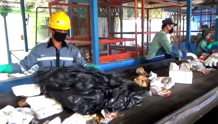 Gencarkan Gerakan Sedekah Sampah,  DLH Akan Siapkan 200 Unit Kotak Sampah