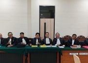 Tim kuasa hukum keempat tersangka dari Kantor Hukum Advokat/Pengacara Ahmad Suhaimi, SH, yang terdiri dari Dr. Samsul Hidayat, SH, MH, Samsul Bahri, SHI, MH, Husrani Noor, SE, SH, MH, Khairil Fadli, SH, Abdurrahman, SE, SH, MSi, Syahrizal, SH, dan Akhmad Perdana Alamsyah, SH.