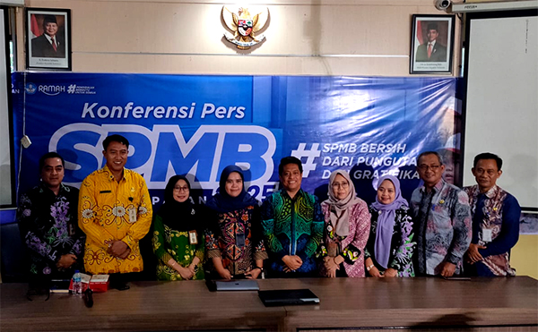 Kepala Disdikbud Kota Balikpapan Irfan Taufik menyatakan Disdikbud Kota Balikpapan siap 100 persen untuk melaksanakan Seleksi Penerimaan Murid Baru (SPMB) tahun ajaran 2025, Kamis (12/6/2025).