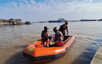 Sebuah insiden kecelakaan kapal terjadi di perairan Sungai Mahakam, Samarinda Sabtu (28/6) sekitar pukul 14.00 WITA.