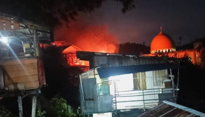 Dua Rumah di Jalan Blora Balikpapan Ludes Terbakar