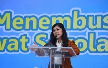 Menkomdigi Mengajak Media Kawal Program Sekolah Rakyat