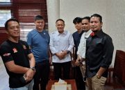 Kuasa Hukum Kelompok Tani Jepu – Jepu, Andre (baju putih, red) bersama perwakilan Kelompok Tani Jepu – Jepu, saat melakukan mediasi di Polres Kutim bersama perwakilan manajemen PT. Kobexindo Cement, beberapa waktu lalu.