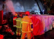 Dinihari Menyala, Gerobak Pedagang Terbakar di Balikpapan